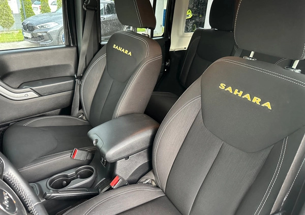 Jeep Wrangler cena 129900 przebieg: 82000, rok produkcji 2015 z Drzewica małe 742